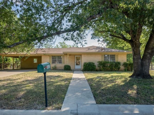 1615 Park LN, Georgetown, TX 78628