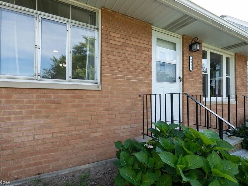 6311 Thornton Drive, Parma, OH 44129 Photo 10