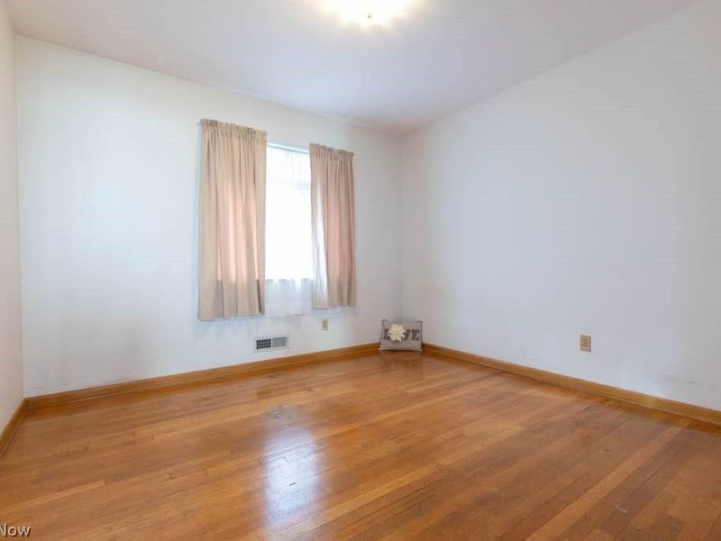 6311 Thornton Drive, Parma, OH 44129 Photo 21