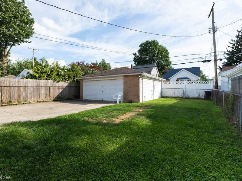 6311 Thornton Drive, Parma, OH 44129 Photo 24