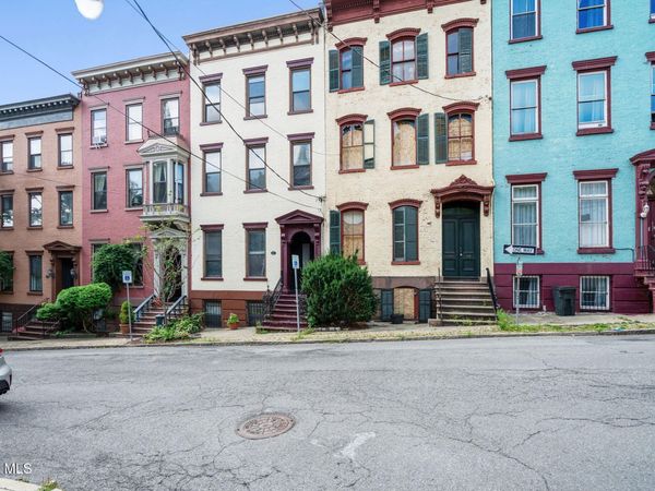 28 1st Street, Albany, NY 12210