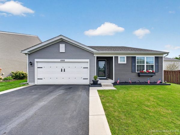 1002 Chestnut Drive , Pingree Grove, IL 60140
