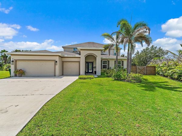 5648 NW LORNA Court, Port St. Lucie, FL 34986