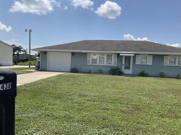 2438 SE 32nd Street, Okeechobee, FL 34974