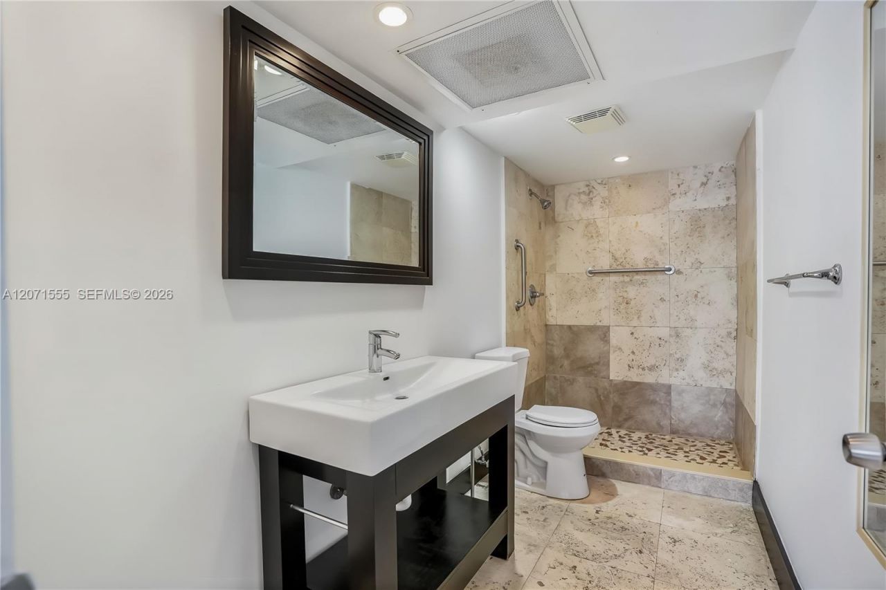 11111 Biscayne Blvd, Unit 1000, Miami, FL 33181 Photo
