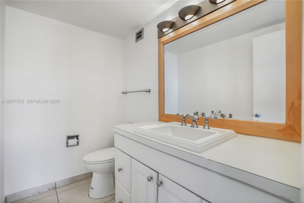 11111 Biscayne Blvd, Unit 1000, Miami, FL 33181 Photo