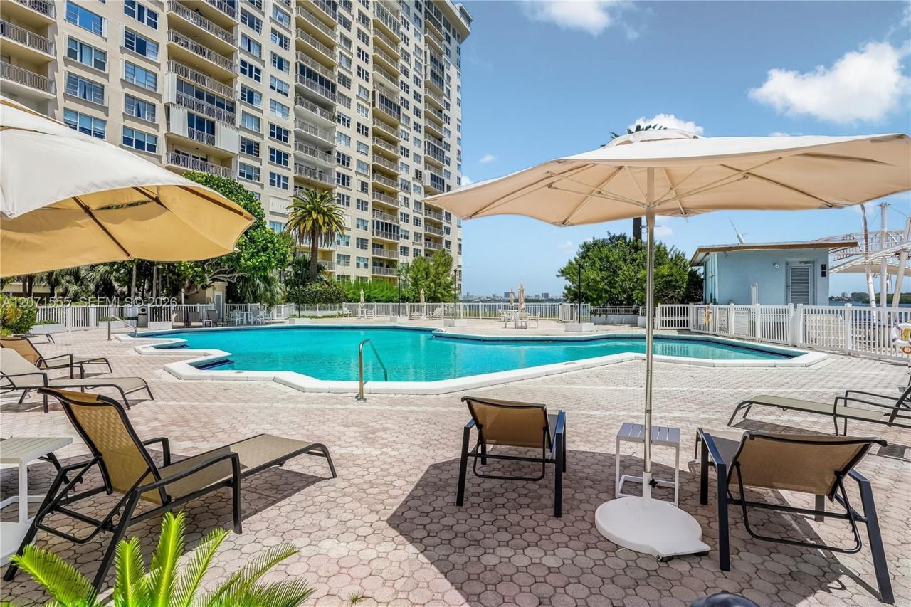 11111 Biscayne Blvd, Unit 1000, Miami, FL 33181 Photo