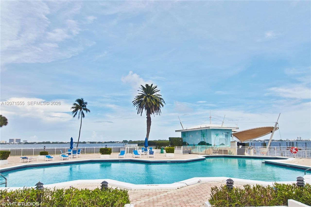 11111 Biscayne Blvd, Unit 1000, Miami, FL 33181 Photo