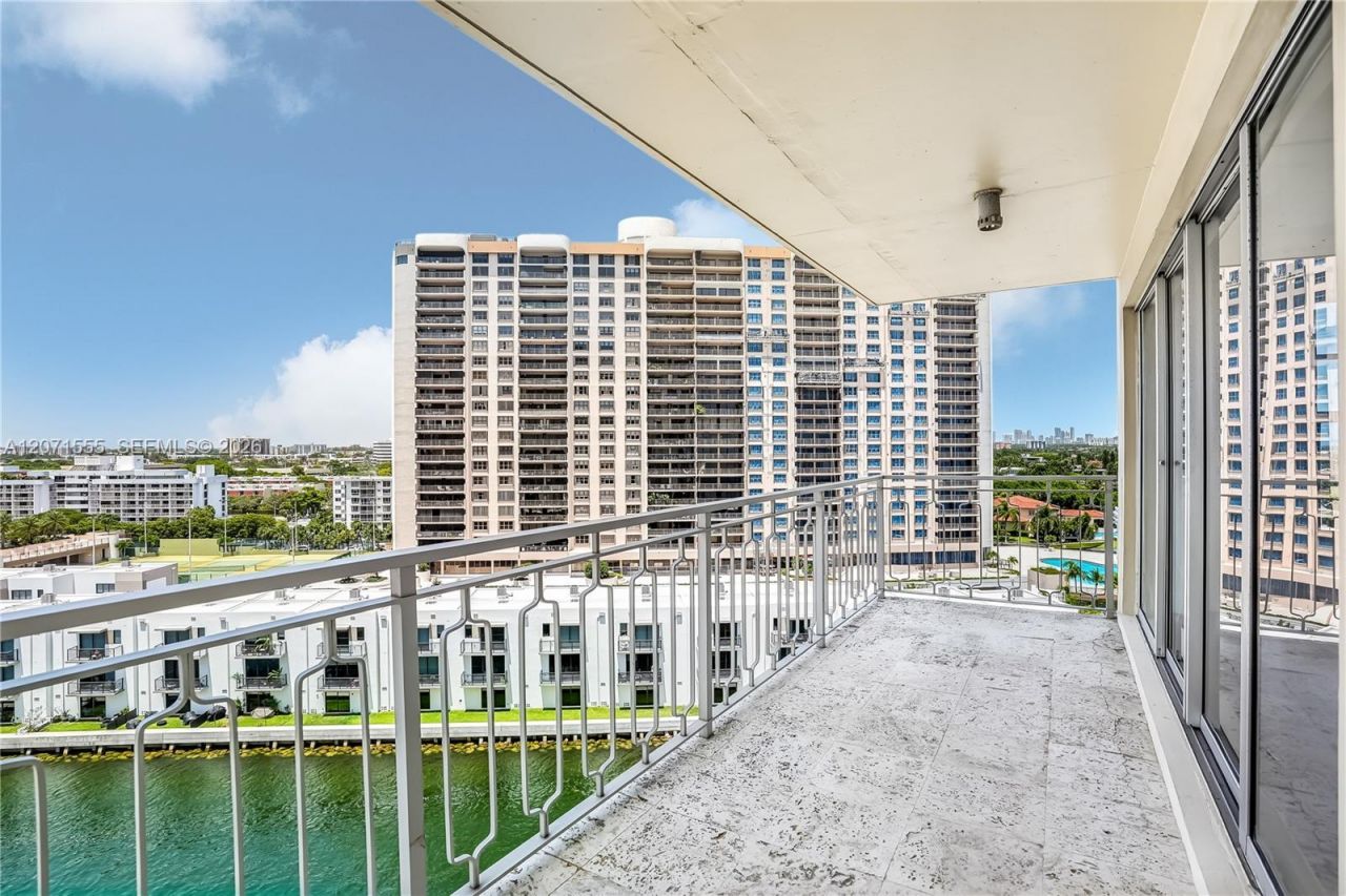 11111 Biscayne Blvd, Unit 1000, Miami, FL 33181 Photo