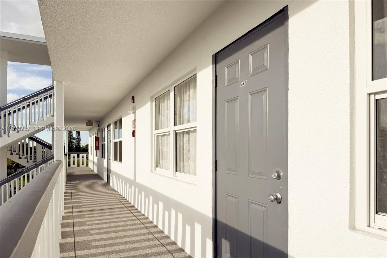 382 Wellington K , Unit 382, West Palm Beach, FL 33417 Photo