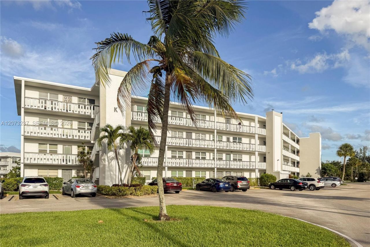 382 Wellington K , Unit 382, West Palm Beach, FL 33417 Photo
