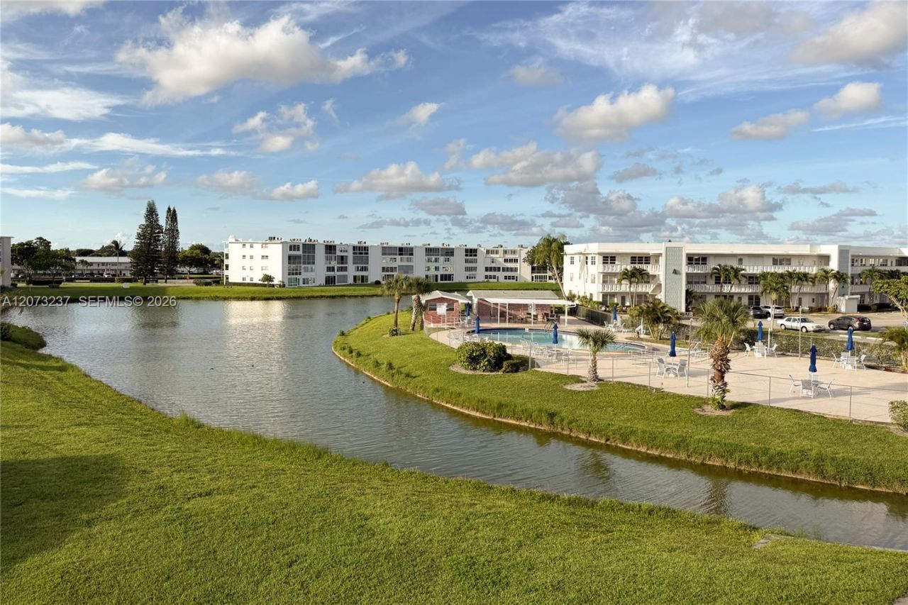 382 Wellington K , Unit 382, West Palm Beach, FL 33417 Photo