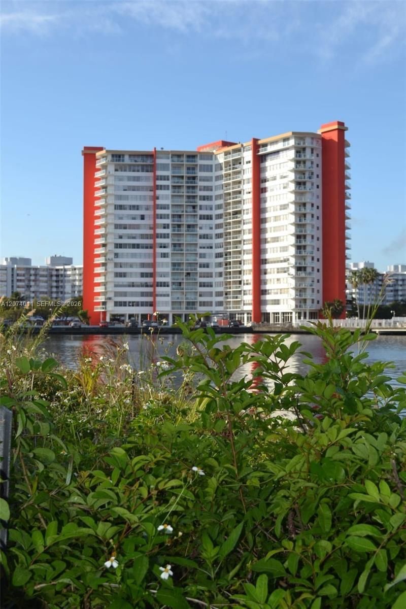 1351 NE Miami Gardens Dr , Unit PH3E, Miami, FL 33179 Photo