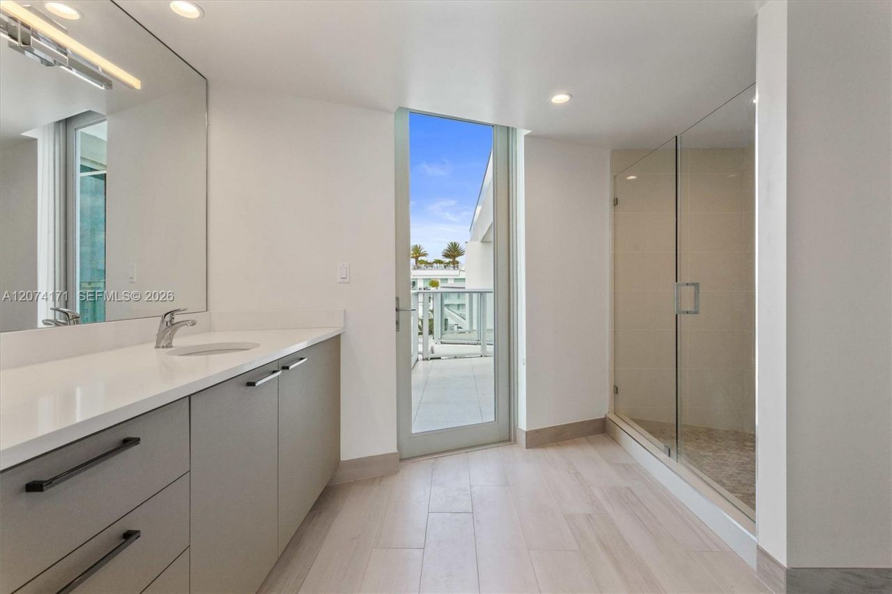 1150 101st St , Unit 702, Bay Harbor Islands, FL 33154 Photo
