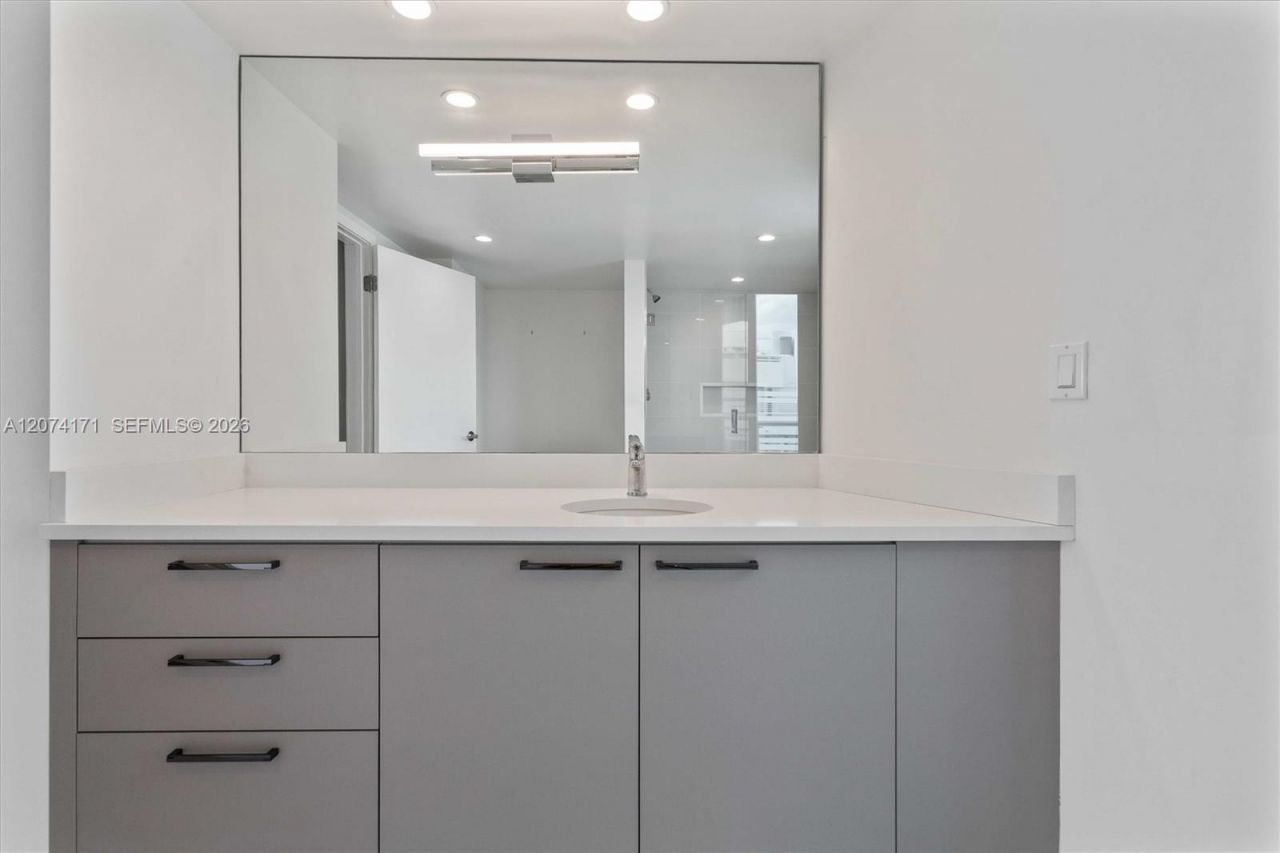 1150 101st St , Unit 702, Bay Harbor Islands, FL 33154 Photo