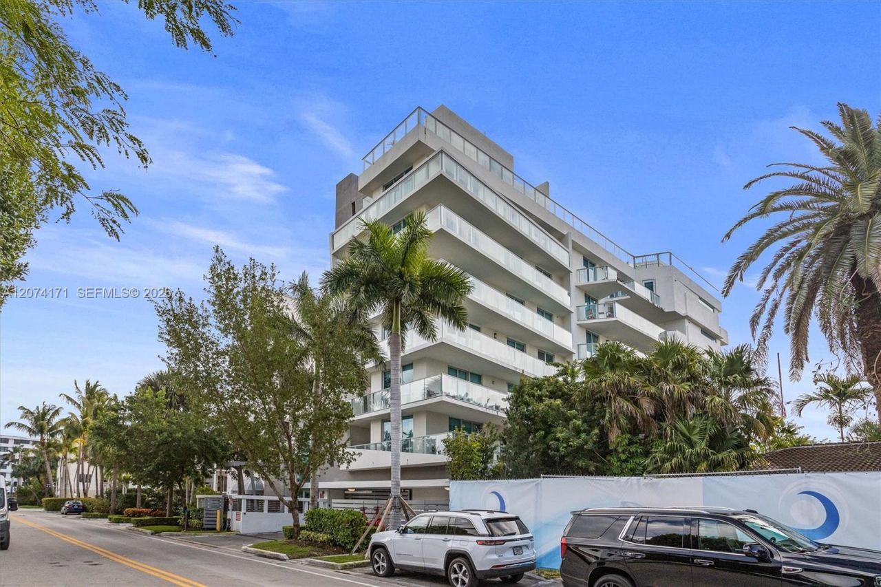 1150 101st St , Unit 702, Bay Harbor Islands, FL 33154 Photo