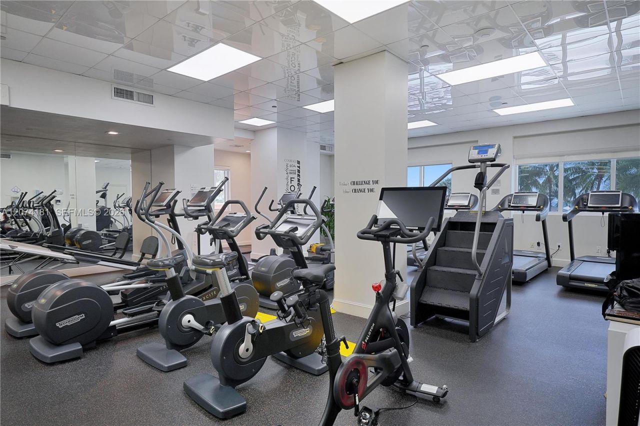 4775 Collins Ave , Unit 2208, Miami Beach, FL 33140 Photo