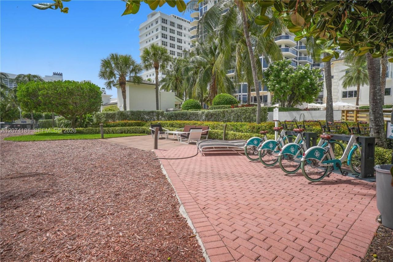 4775 Collins Ave , Unit 2208, Miami Beach, FL 33140 Photo