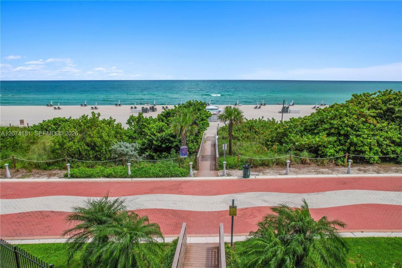 4775 Collins Ave , Unit 2208, Miami Beach, FL 33140 Photo