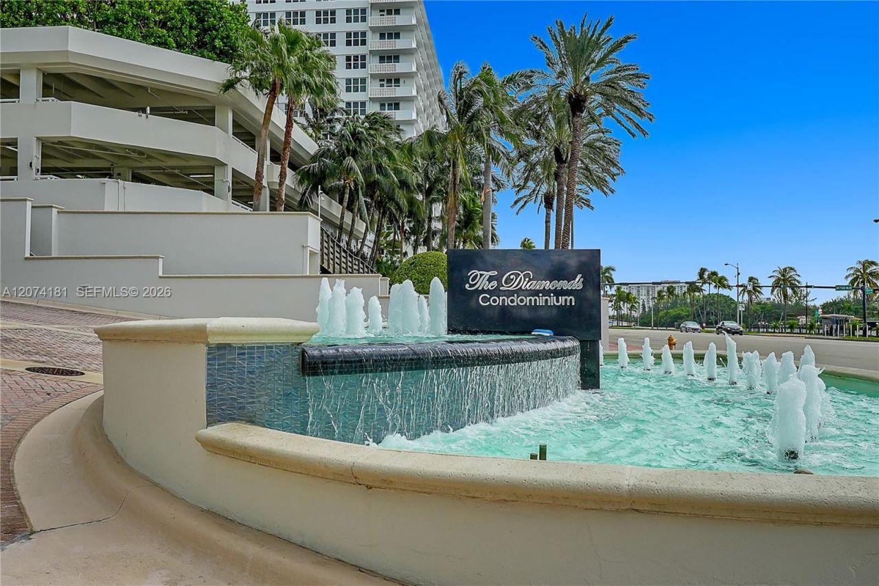 4775 Collins Ave , Unit 2208, Miami Beach, FL 33140 Photo