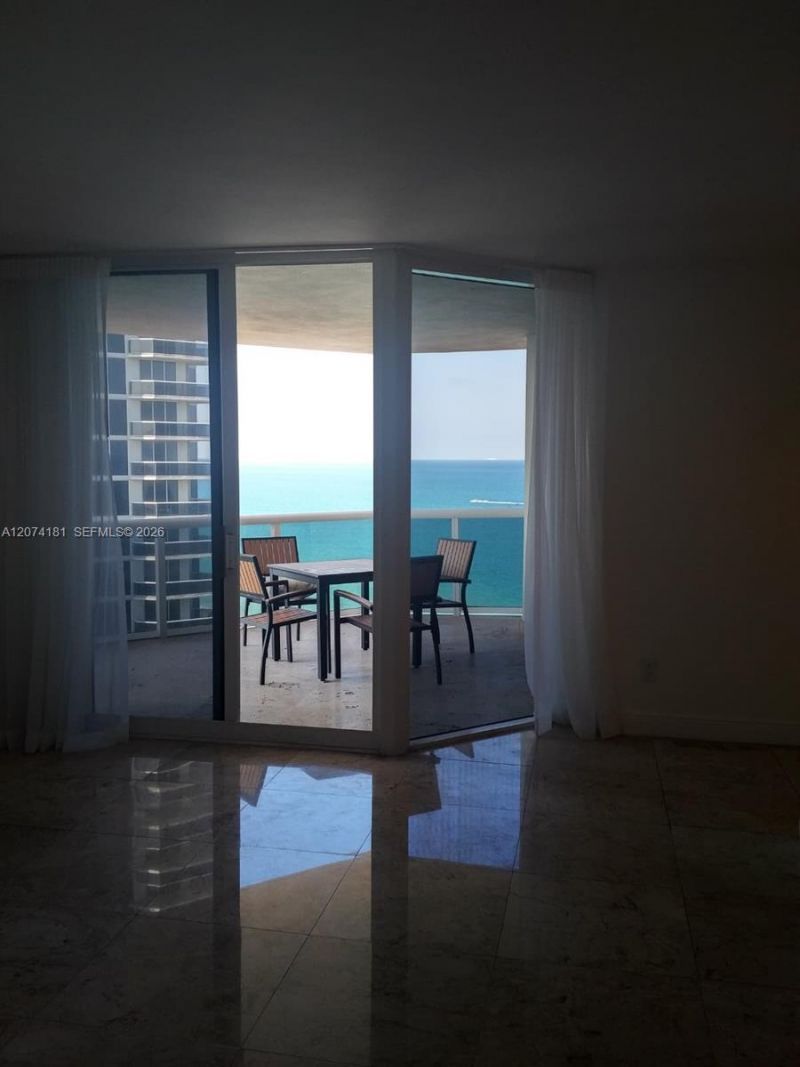4775 Collins Ave , Unit 2208, Miami Beach, FL 33140 Photo