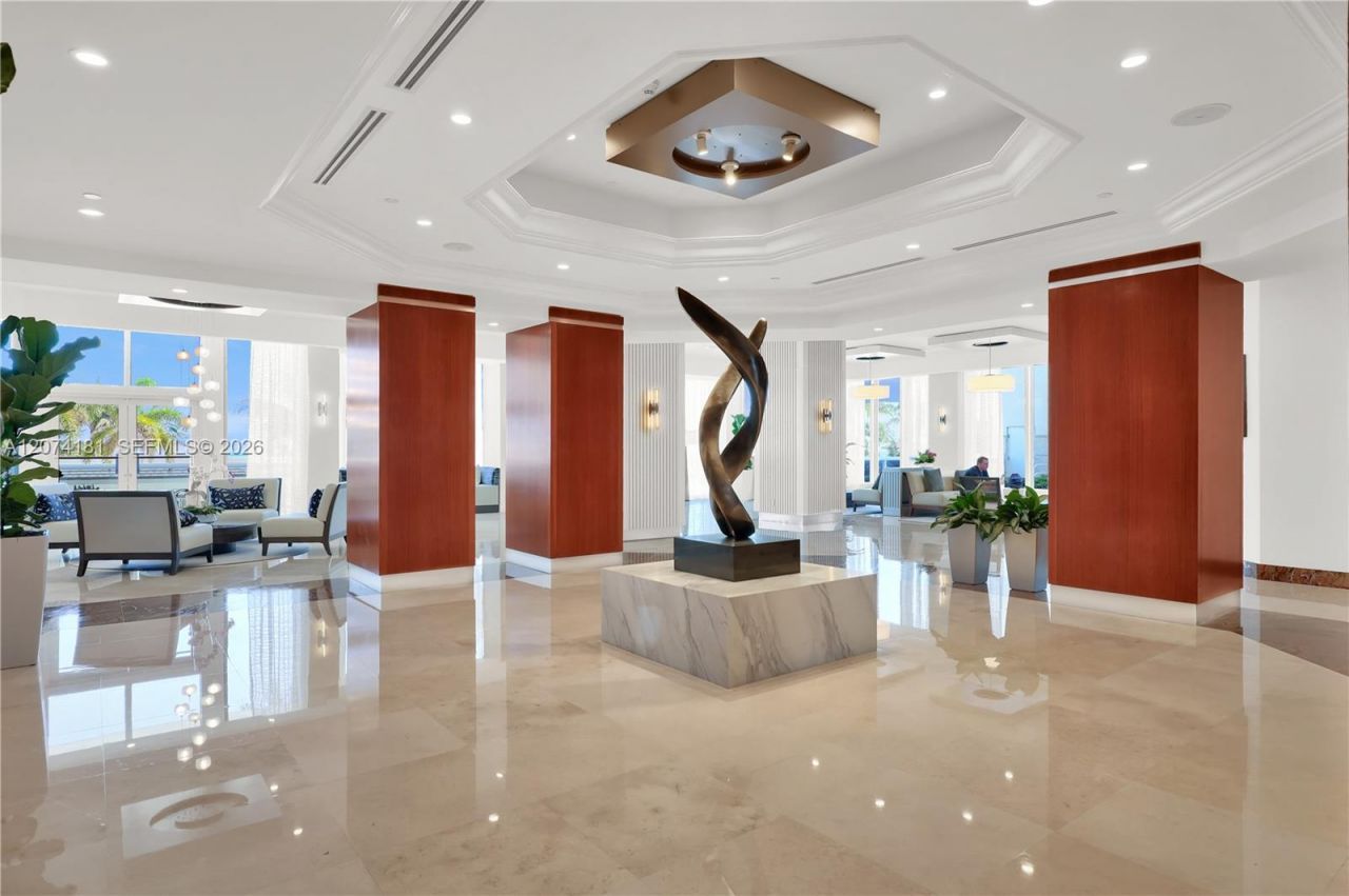 4775 Collins Ave , Unit 2208, Miami Beach, FL 33140 Photo