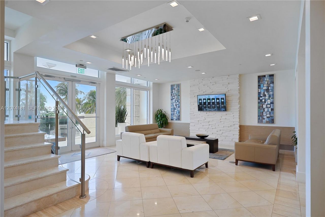 4775 Collins Ave , Unit 2208, Miami Beach, FL 33140 Photo