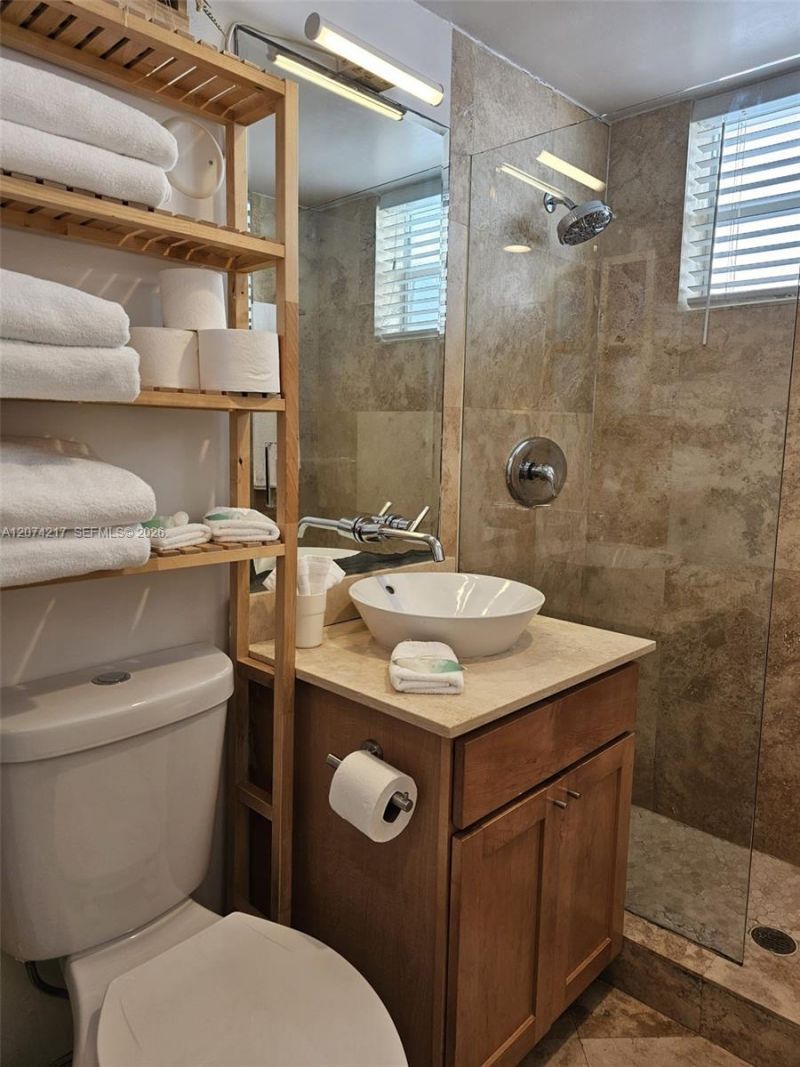751 Collins Ave , Unit 3, Miami Beach, FL 33139 Photo