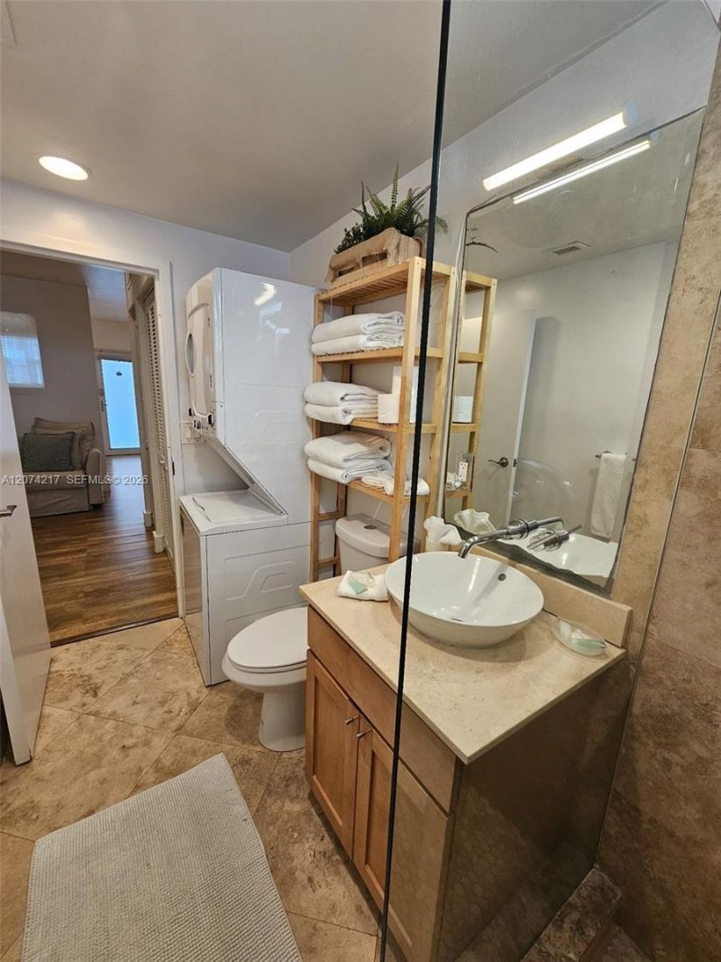 751 Collins Ave , Unit 3, Miami Beach, FL 33139 Photo