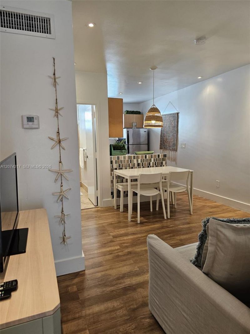 751 Collins Ave , Unit 3, Miami Beach, FL 33139 Photo