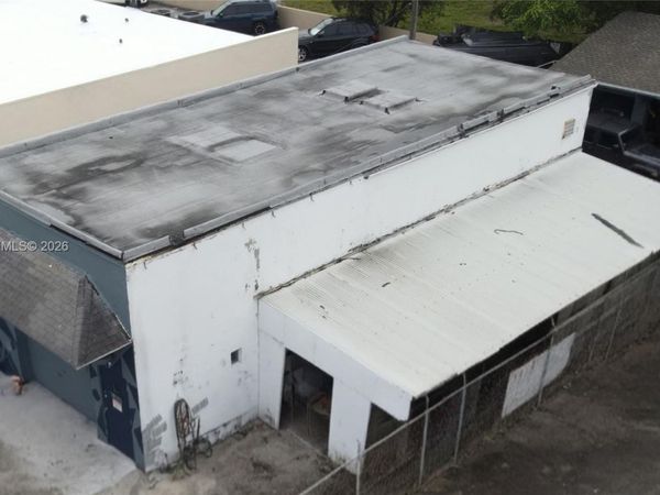 18356 W Dixie Hwy , North Miami Beach, FL 33160