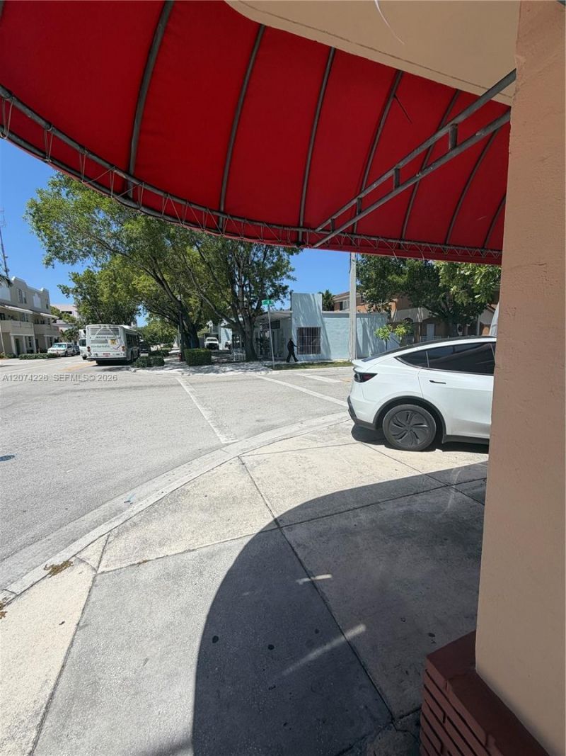 Restaurant E For Sale, Hialeah, FL 33010 Photo