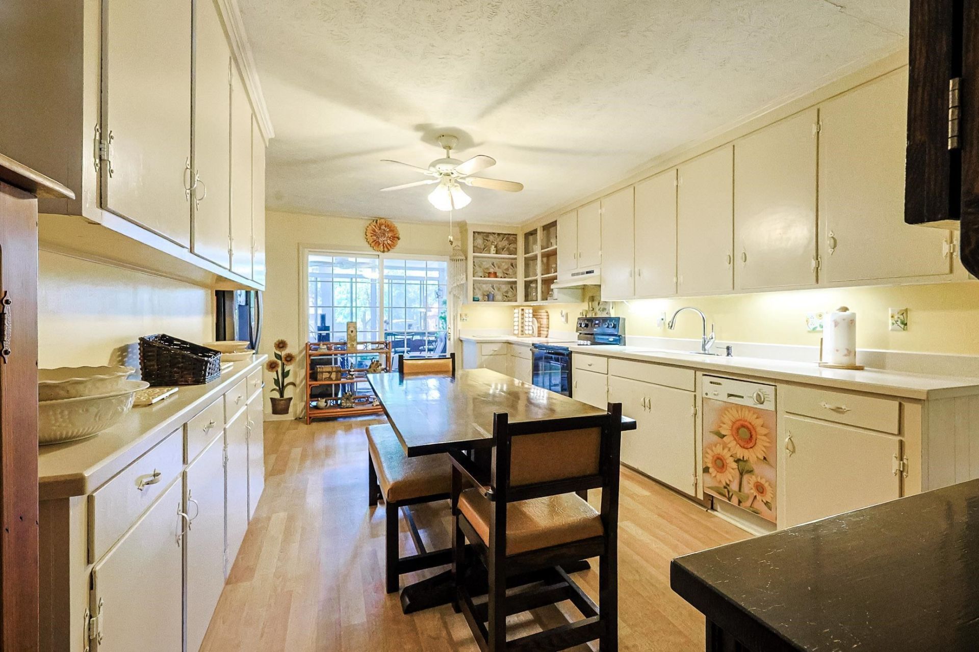 903 Tiffany Ln. Photo 6