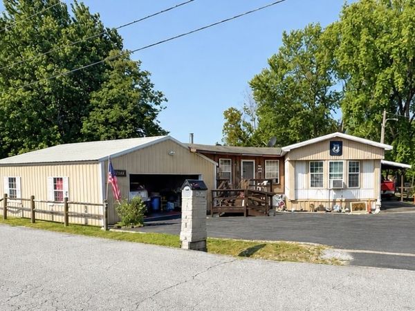 2304 State Line Road , Watts, OK 74964