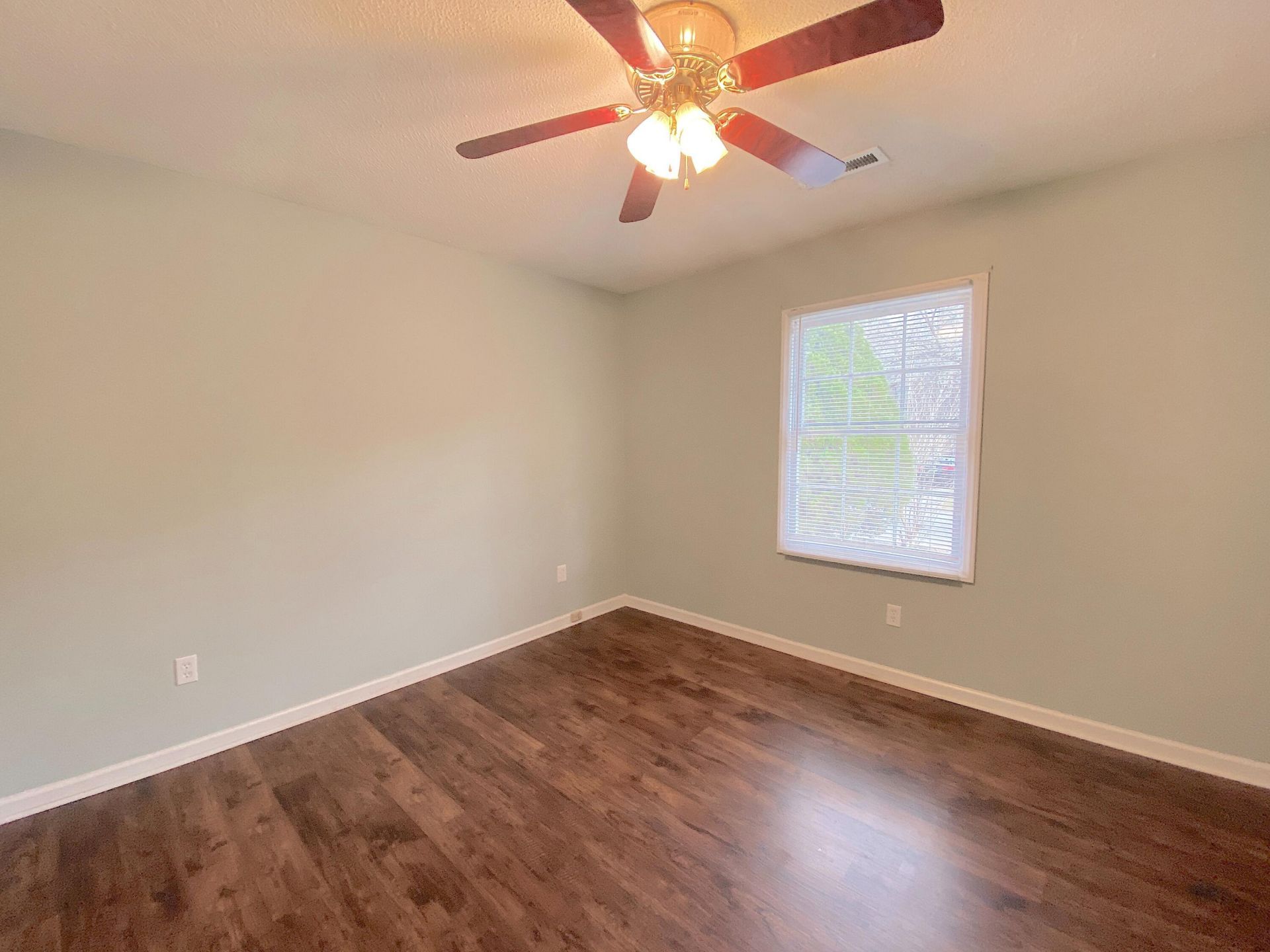109 Red Cedar Drive Photo 10