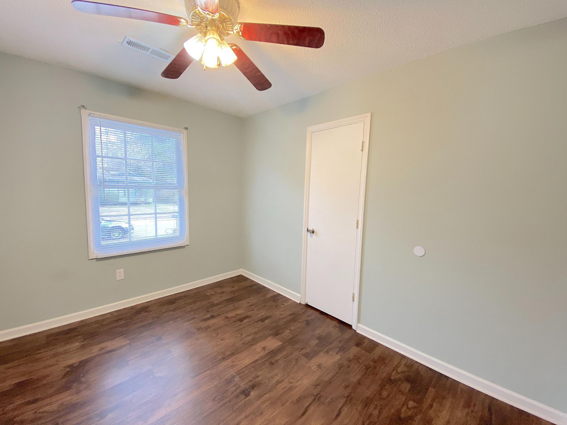 109 Red Cedar Drive Photo 11