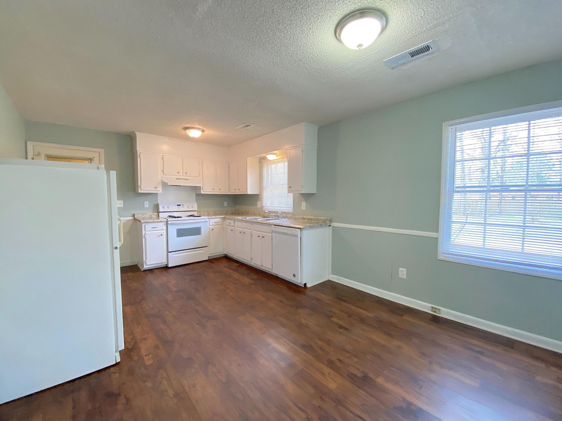 109 Red Cedar Drive Photo 4