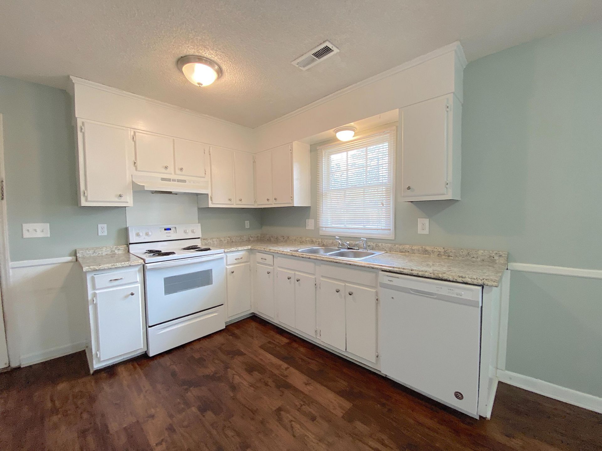 109 Red Cedar Drive Photo 6