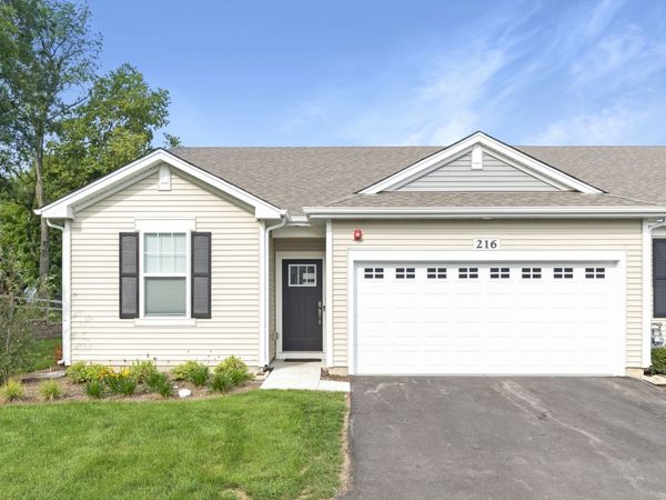 216 Sussex Court , North Aurora, IL 60542