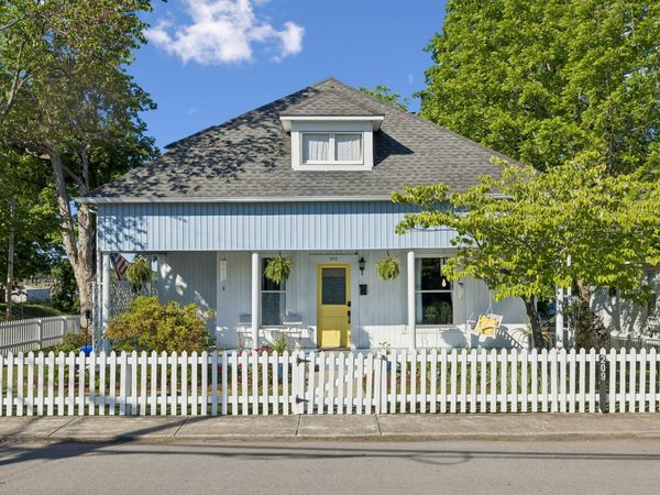 209 Murrell St , Dickson, TN 37055