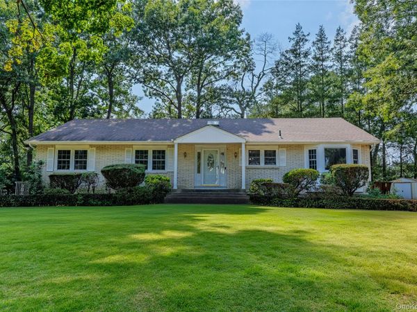 2 Erita Lane, Smithtown, NY 11787