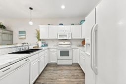 1058 Sea Mountain Hwy. photo 4
