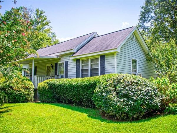53 Garrett Lane , Carrollton, GA 30117