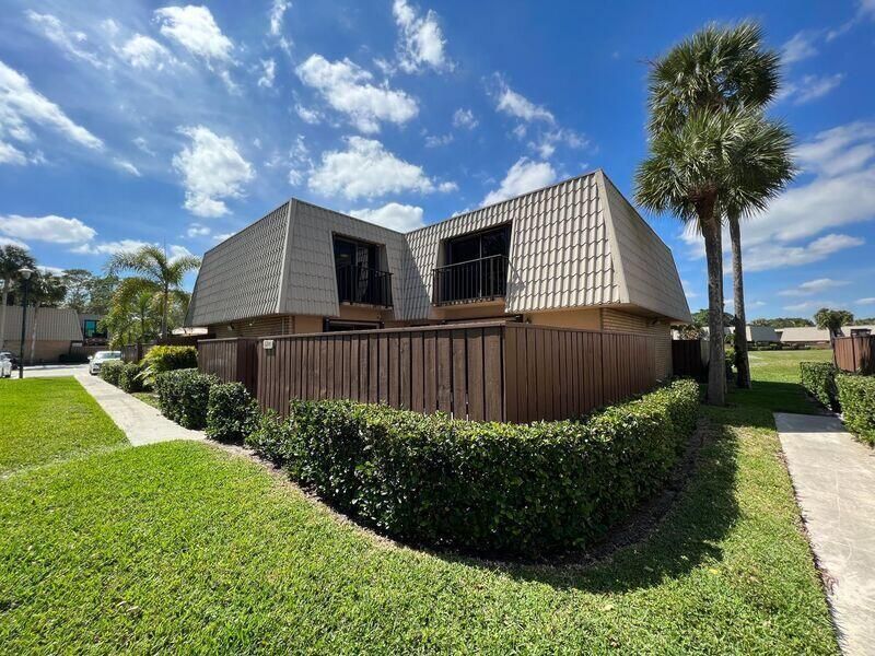 5714 57th Way, West Palm Beach, FL 33409 Photo