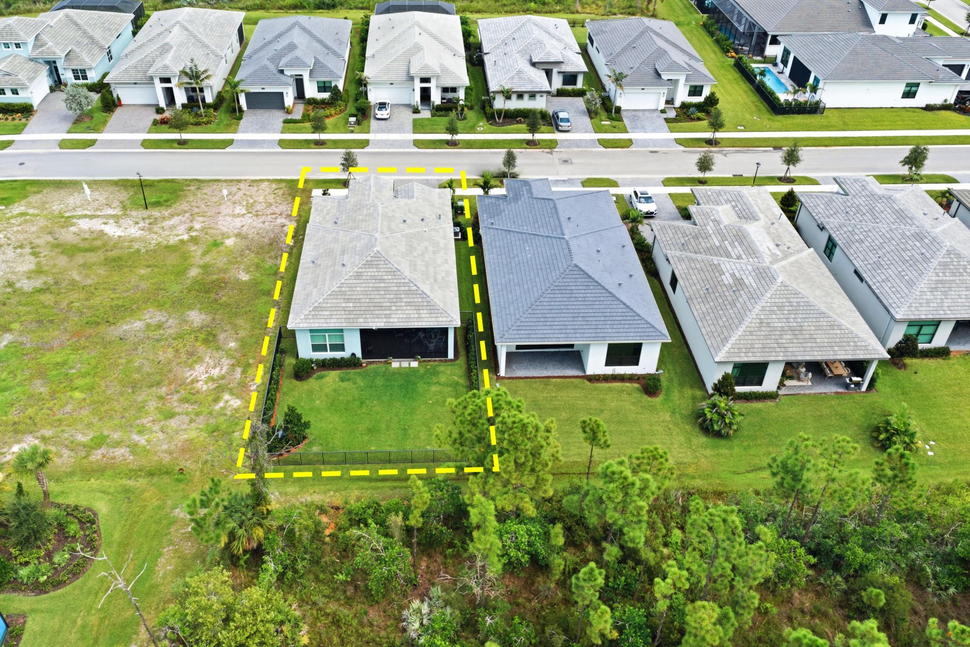 2165 SE Mosaic Boulevard, Port Saint Lucie, FL 34984 Photo