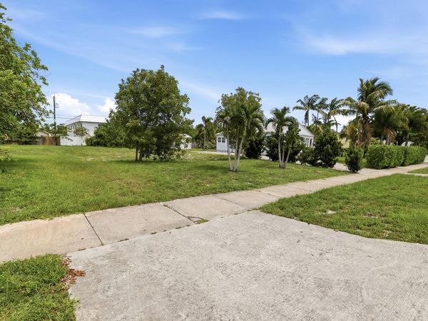 233 S SWINTON Avenue, Delray Beach, FL 33444