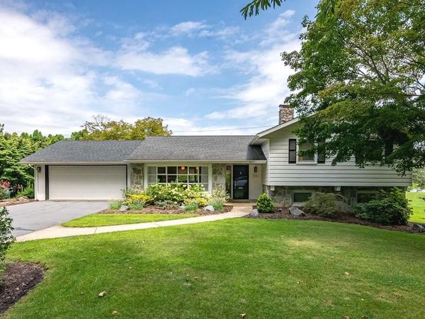 533 CAMPUS ROAD , WYOMISSING, PA 19610