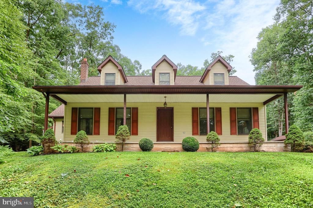 151 HOFFMAN ROAD, ELIZABETHVILLE, PA 17023