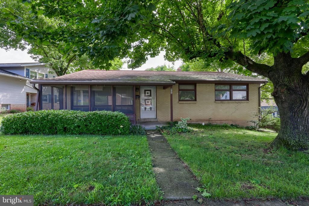 906 CHESTNUT STREET, MIDDLETOWN, PA 17057