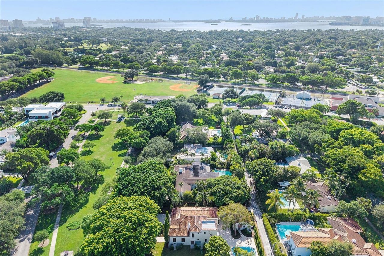 622 NE 98th St, Miami Shores, FL 33138 Photo